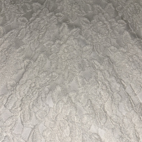 Lace sleeveless dress LAST CHANCE BEFORE ITS DONATED - Picture 2 of 4